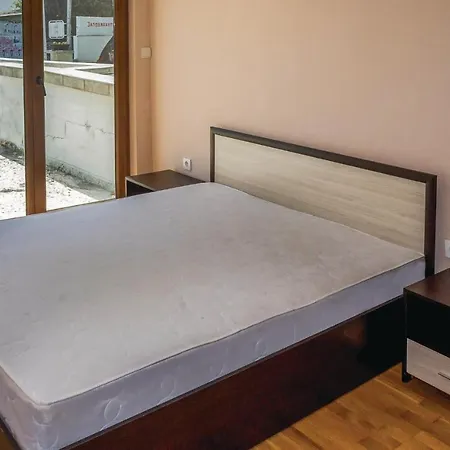 One-bedroom In Apartment